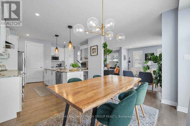 28956956/200-enclave-walk/mer-bleuebradley-estatesanderson-park/ottawa/ontario/K1W0J4_8