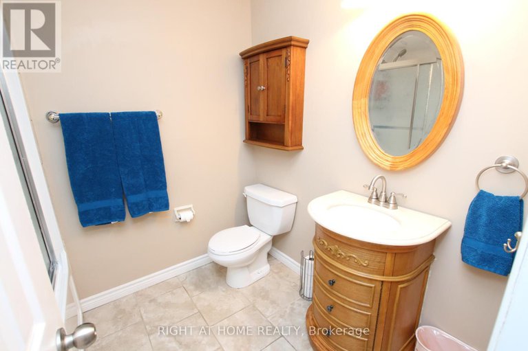 28520317/159-dunlop-crescent/village-of-russell/russell/ontario/K4R1B3_23