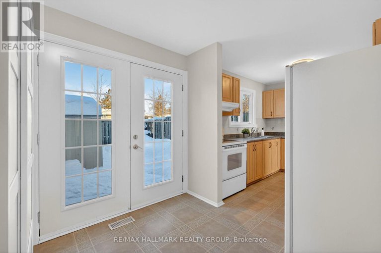 29361218/111-1061-meadowlands-drive/carleton-square/ottawa/ontario/K2C0K5_19