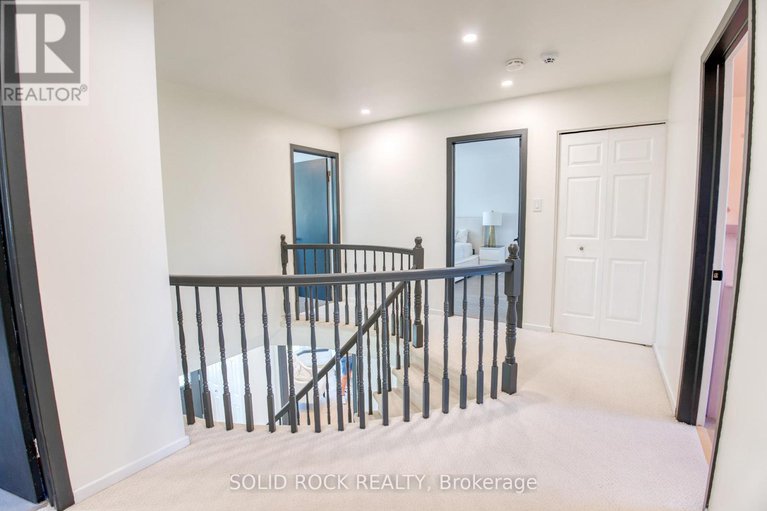 28874945/13-weatherwood-crescent/pineglencountry-place/ottawa/ontario/K2E7C5_24