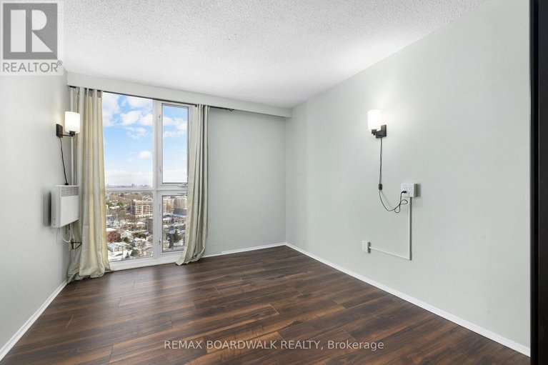 29160518/2305-1025-richmond-road/woodroffe/ottawa/ontario/K2B8G8_16