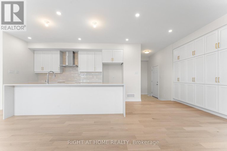 28522012/118-lumen-place/orleans-village/ottawa/ontario/K1W0S9_15