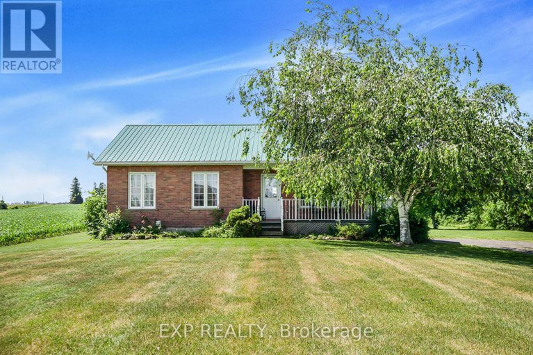 28585011/896-county-rd-18-road/east-hawkesbury/ontario/K0B1M0_1