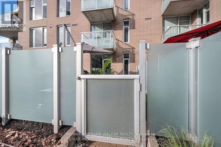 28639536/214-575-byron-avenue/mckellarhighland/ottawa/ontario/K2A1R7_20