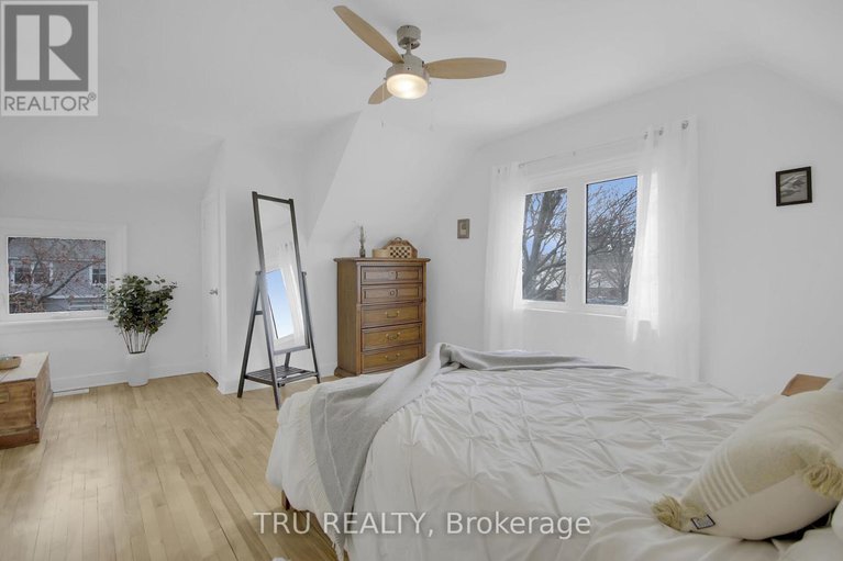 28250673/1311-laperriere-avenue/carlington/ottawa/ontario/K1Z7R9_21