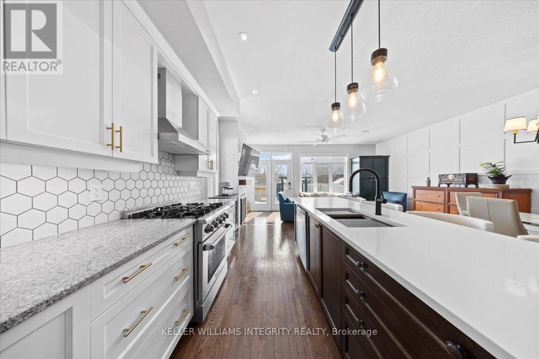 28491070/381-cooks-mill-crescent/riverside-south/ottawa/ontario/K1V2N2_9