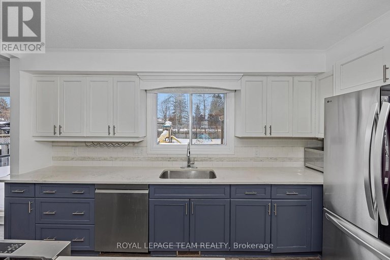 29398267/6-stroughton-crescent/munster/ottawa/ontario/K0A3P0_20