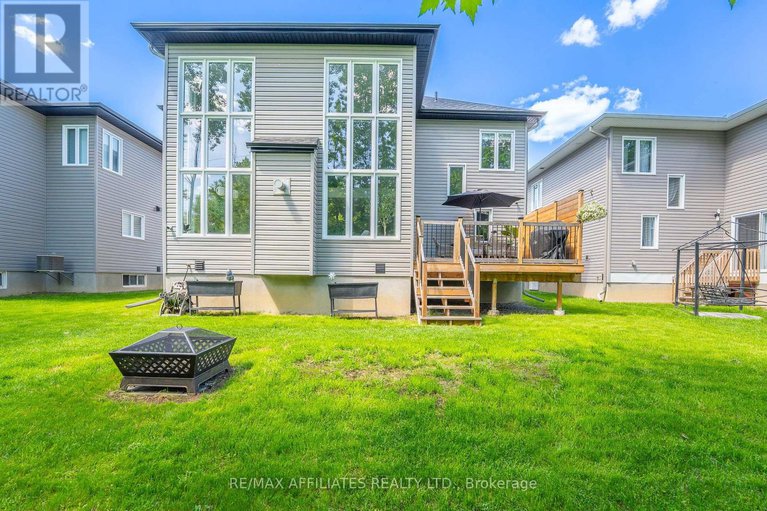28381839/156-hybrid-street/embrun/russell/ontario/K0A1W0_40