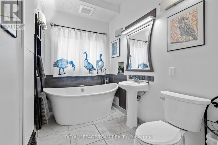 29121012/15-helena-street/ottawa-west/ottawa/ontario/K1Y3M7_13