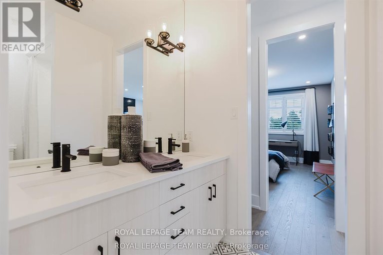 29389728/1043-elixir-place/morgans-grantsouth-march/ottawa/ontario/K2W0P3_12