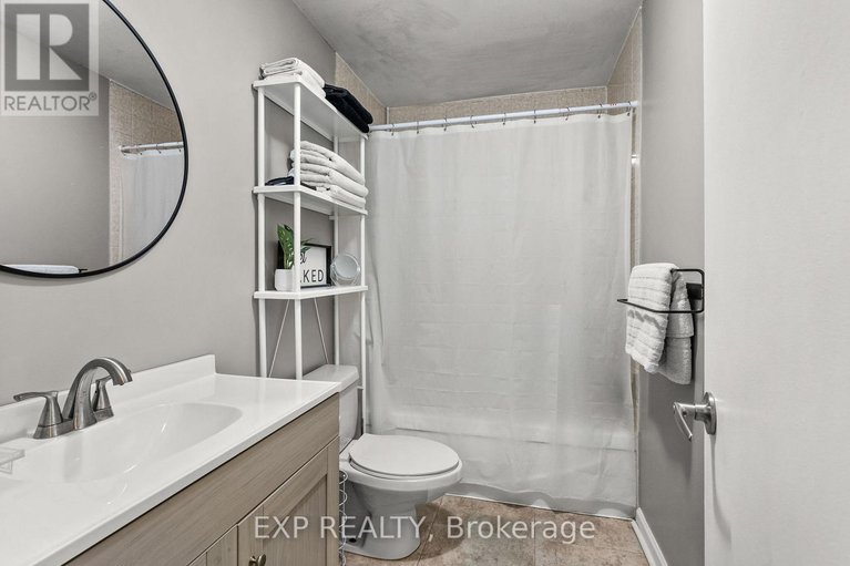 29394023/4-260-fenerty-court/katimavik/ottawa/ontario/K2L3A7_20