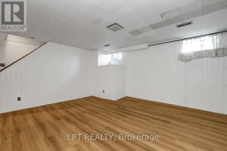28994142/151-oakridge-boulevard/meadowlandscrestview/ottawa/ontario/K2G2V3_33