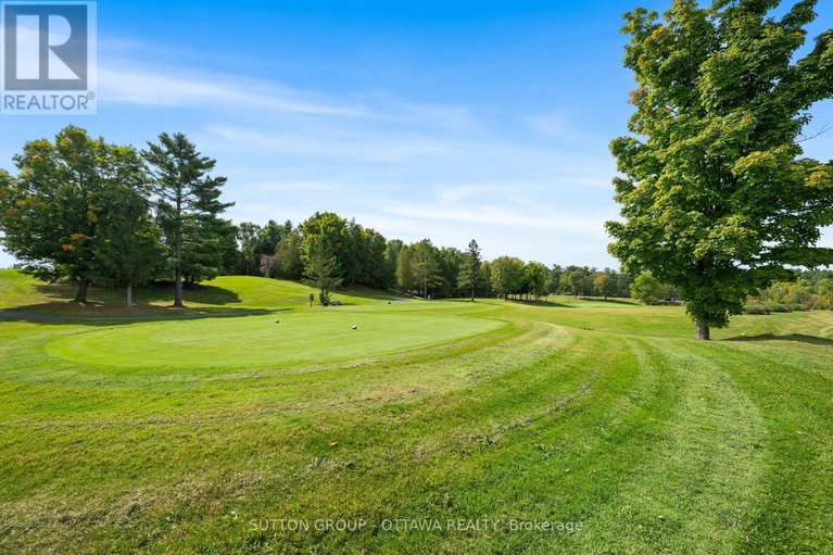 28851204/165-302-masters-lane/town-of-rockland/clarence-rockland/ontario/K4K0L3_33