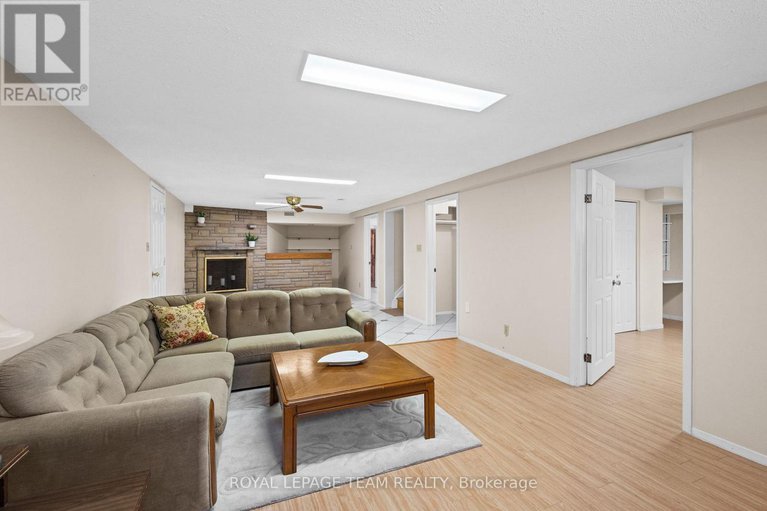 28926247/1525-valmarie-avenue/carleton-heights/ottawa/ontario/K2C1V7_33