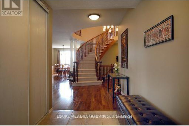 29245171/149-copperwood-street/convent-glen-north/ottawa/ontario/K1C7S3_7