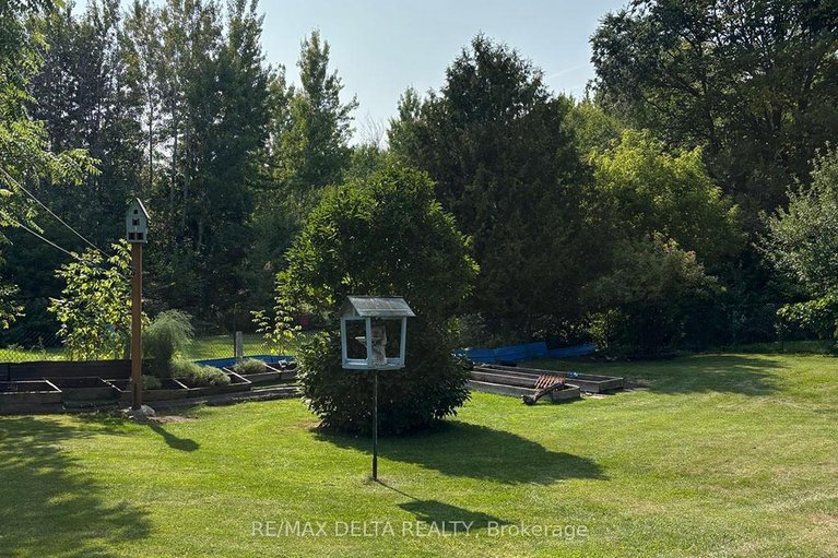 29479728/132-high-street/vankleek-hill/champlain/ontario/K0B1R0_41