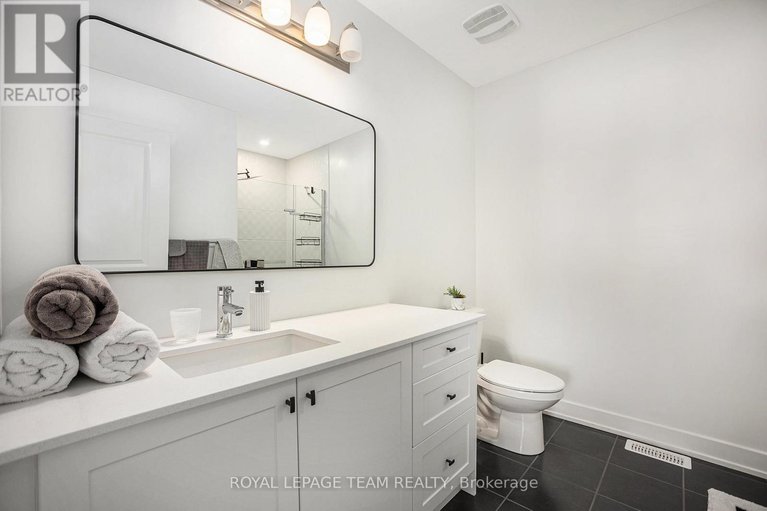 28208747/58-arinto-place/emerald-meadowstrailwest/ottawa/ontario/K2S2R7_20