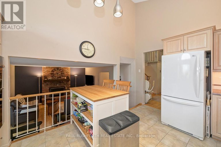 28886190/6351-viseneau-drive/chateauneuf/ottawa/ontario/K1C2G8_12