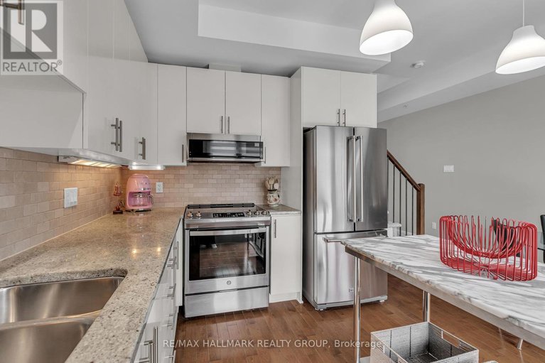 28335496/b301-124-guigues-avenue/lower-townbyward-market/ottawa/ontario/K1N5H7_21