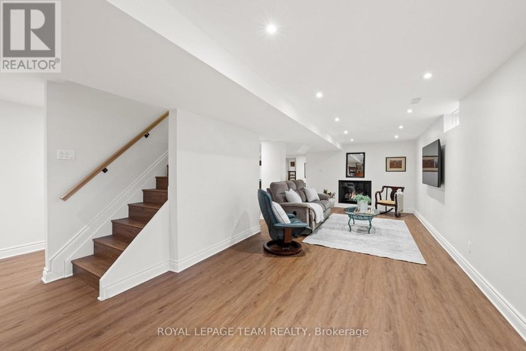 29608056/30-crantham-crescent/stittsville-central/ottawa/ontario/K2S1R2_37