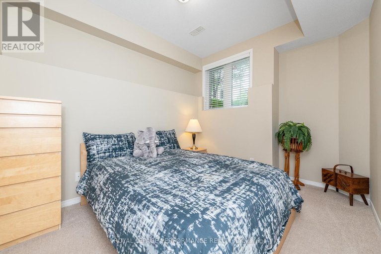 28511798/14-111-steele-park-private/cyrville/ottawa/ontario/K1J0J2_16