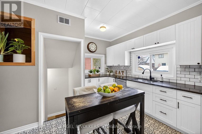 29378489/27-king-george-street/overbrook/ottawa/ontario/K1K1V6_16