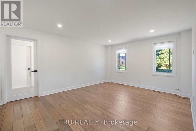 29269815/12-apache-crescent/city-viewskylinefisher-heightsparkwood-hills/ottawa/ontario/K2E6H7_11