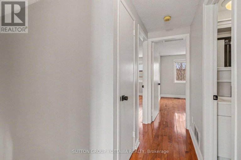 29391910/1634-cheevers-crescent/fallingbrookpineridge/ottawa/ontario/K4A2J5_25