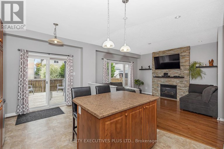 28498185/341-jasper-crescent/town-of-rockland/clarence-rockland/ontario/K4K0C9_12