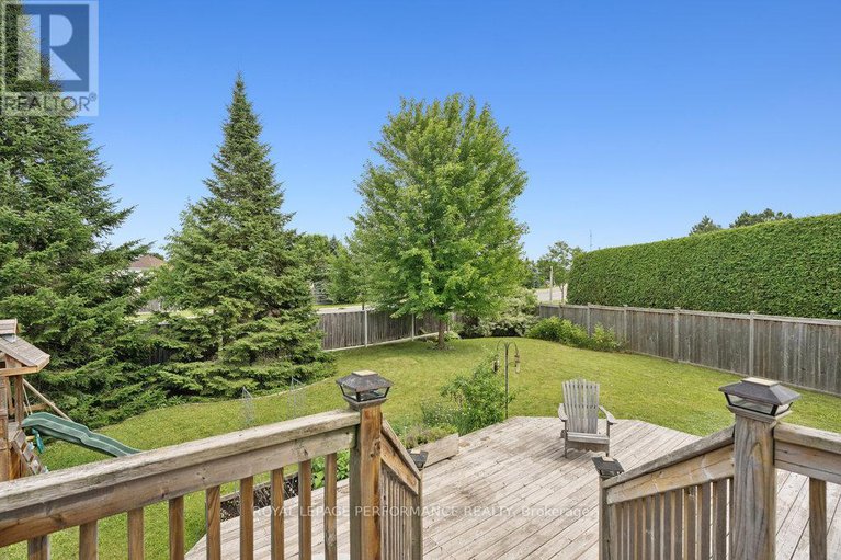 28591914/1869-hennessy-crescent/fallingbrookgardenway-south/ottawa/ontario/K4A3X8_40