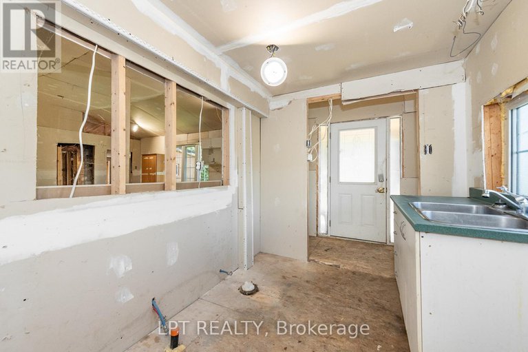28900708/7-broadway-street/north-grenville-twp-kemptville-south/north-grenville/ontario/K0G1J0_12