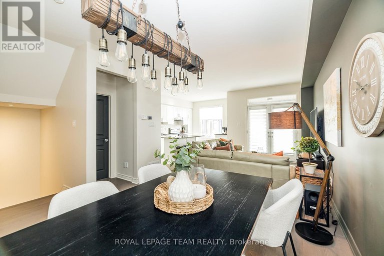 28349259/80-stockholm-private/riverside-southgloucester-glen/ottawa/ontario/K4M0G9_12