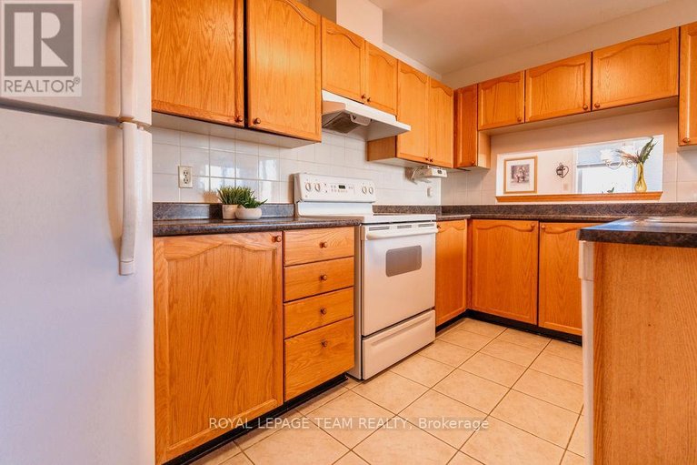 29615075/16-pickwick-drive/cedargrovefraserdale/ottawa/ontario/K2J3G1_16