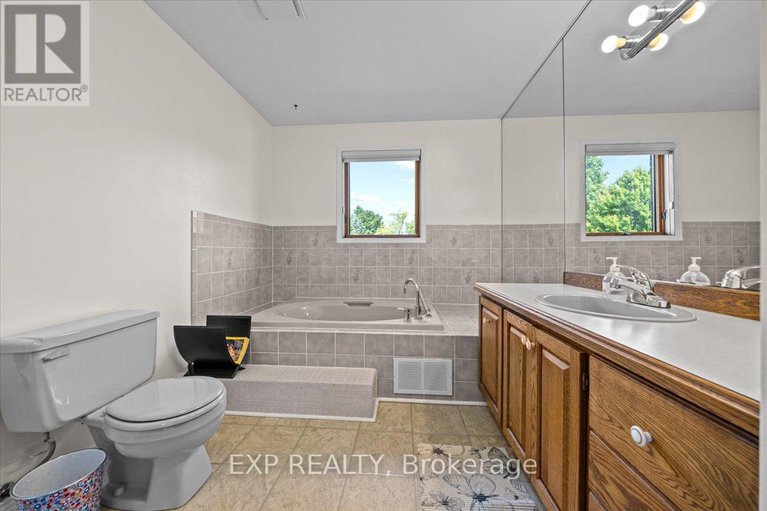 29296773/3382-carp-road/huntley-ward-south-east/ottawa/ontario/K0A1L0_12