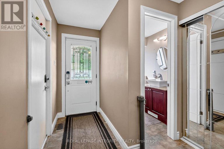 29013773/40-shadetree-crescent/borden-farmstewart-farmcarleton-heightsparkwood-hills/ottawa/ontario/K2E7R2_4