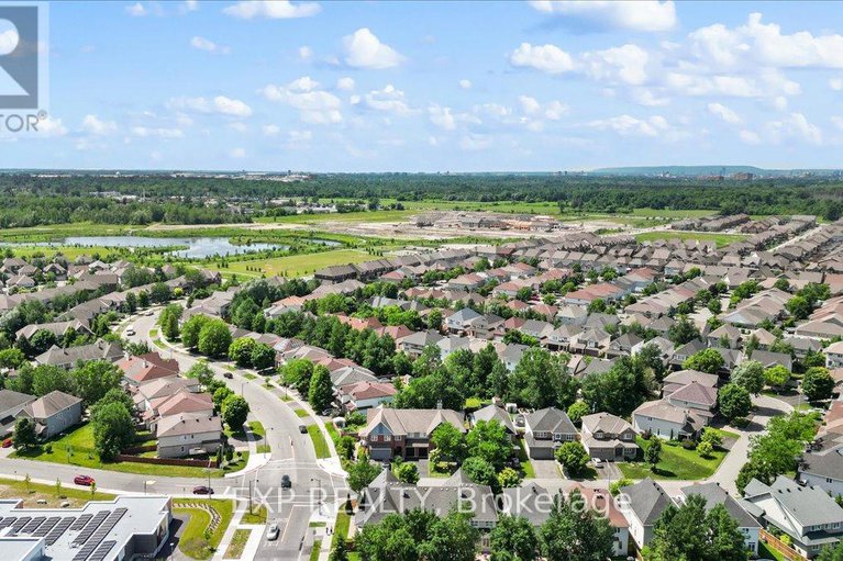 28513335/264-bradwell-way/blossom-parkkemp-parkfindlay-creek/ottawa/ontario/K1T4J2_46