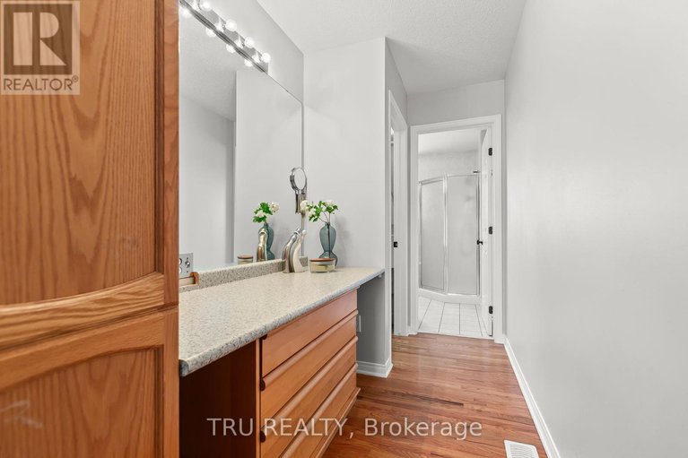 27937195/49-stonepath-crescent-n/stittsville-central/ottawa/ontario/K2S1S4_21