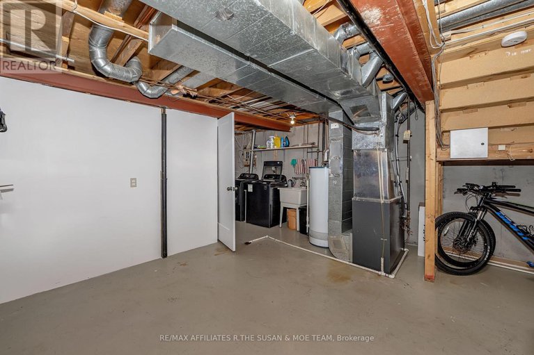 28555719/46-stokes-crescent/glencairnhazeldean/ottawa/ontario/K2L2Z4_35