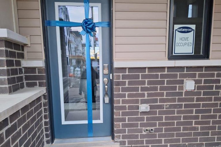 28909203/738-quilter-row/goulbourn-twp-from-franktown-rdsouth-to-rideau/ottawa/ontario/K0A2Z0_1
