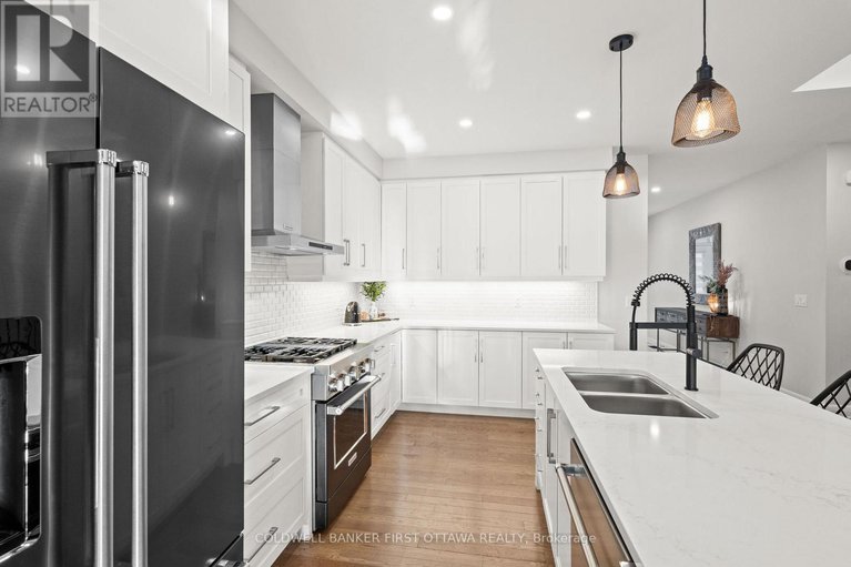 29377971/54-stanhope-court/stonebridge/ottawa/ontario/K2J6S2_8