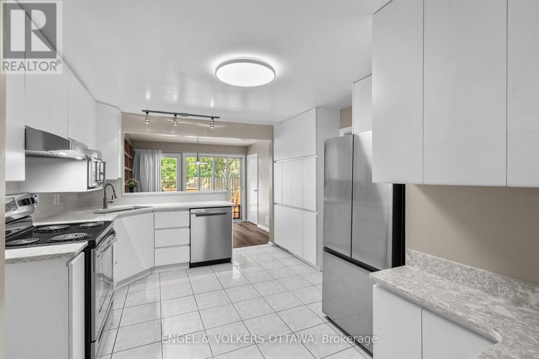 28811817/337-mountbatten-avenue/alta-vistafaircrest-heights/ottawa/ontario/K1H5W2_12