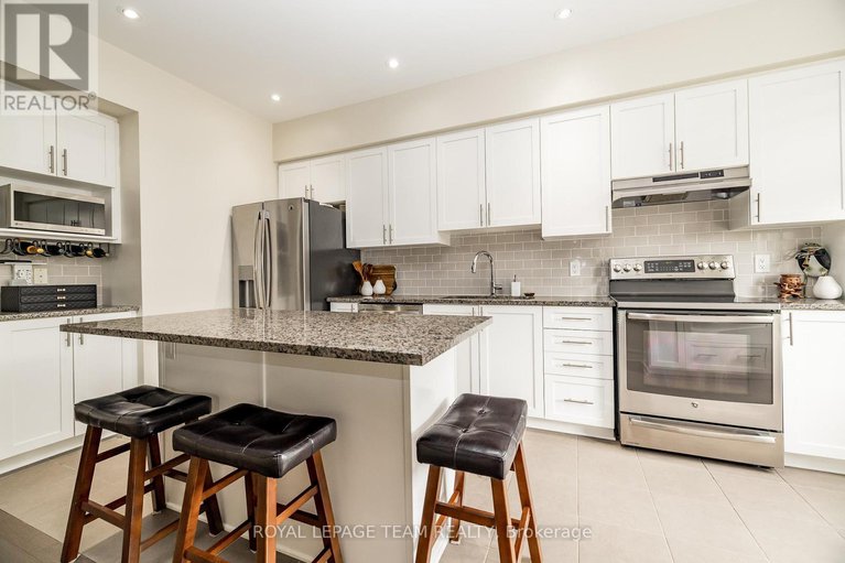 28349259/80-stockholm-private/riverside-southgloucester-glen/ottawa/ontario/K4M0G9_17