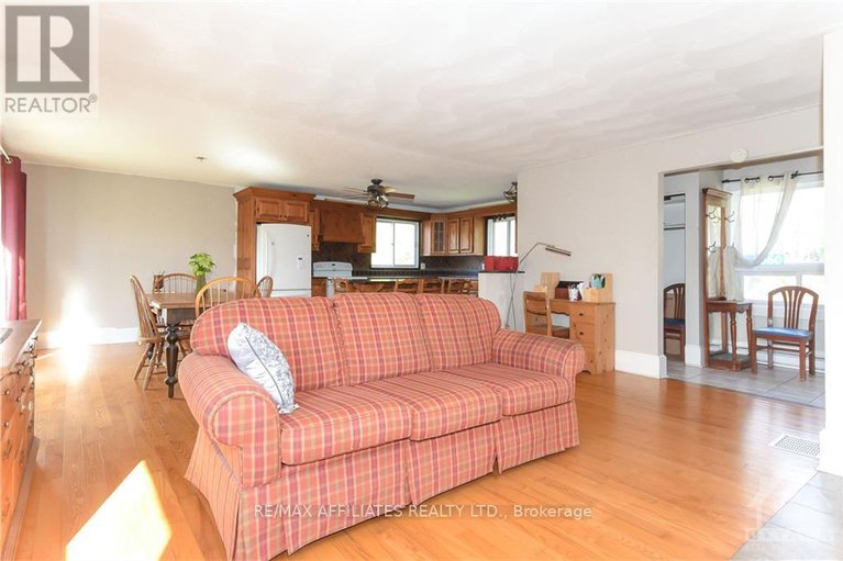 27595829/1860-greys-creek-road/greely/greely/ontario/K4P1H7_13
