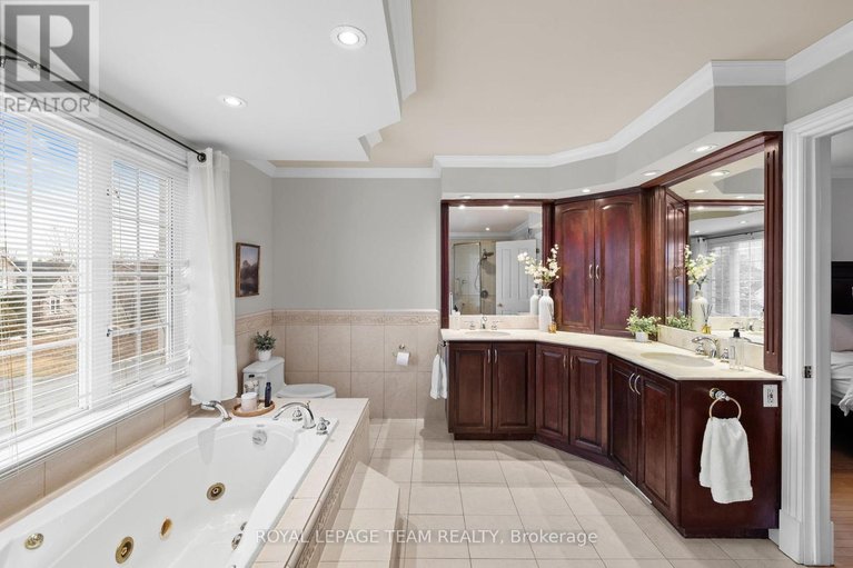 29572534/5440-wadell-court/manotick-village-manotick-estates/ottawa/ontario/K4M1L3_27