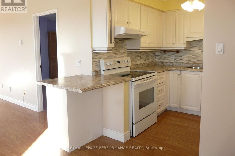 28994932/penthouse-2-158c-mcarthur-avenue/vanier/ottawa/ontario/K1L8E7_9