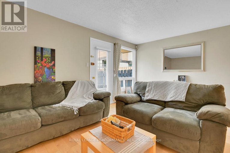 28412769/61-3344-uplands-drive/hunt-club/ottawa/ontario/K1V9R9_12