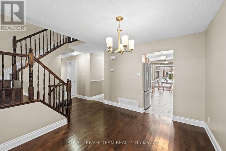 29111862/828-kingfisher-crescent/chatelaine-village/ottawa/ontario/K1E2L4_13