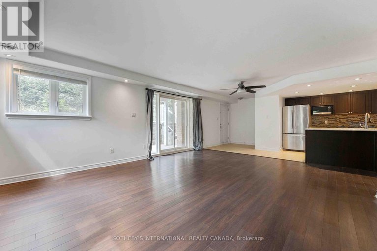 28810539/18-1238-marenger-street/convent-glen-south/ottawa/ontario/K1C1S2_8