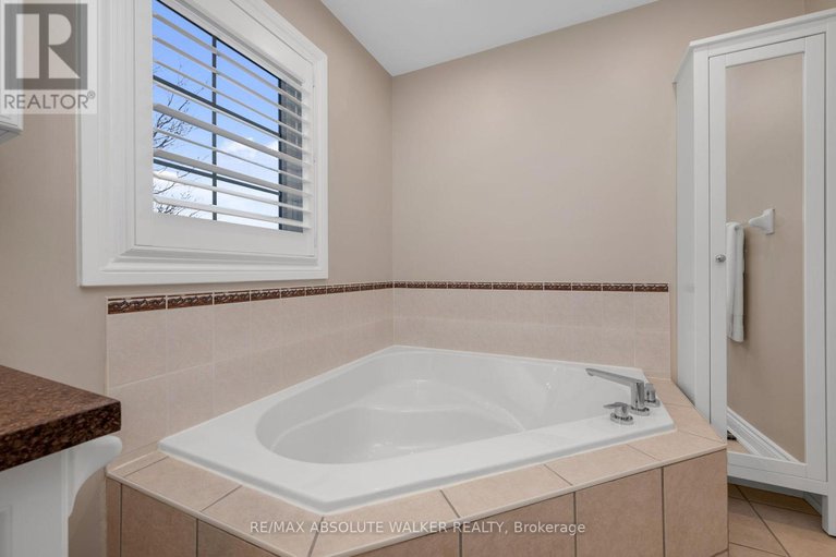 29430526/1662-frenette-street/fallingbrookgardenway-south/ottawa/ontario/K4A4L4_22