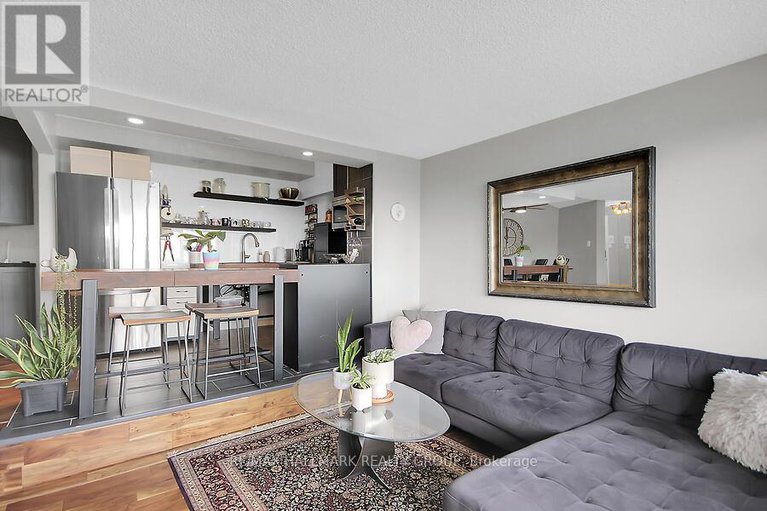 28580775/2201-1081-ambleside-avenue/woodroffe/ottawa/ontario/K2B8C8_6